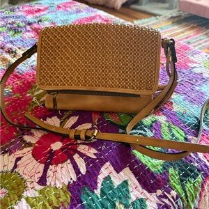 NWOT Patricia Nash Corfu Tan Crossbody Bag with Textured Design Adjustable strap